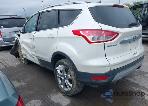 2015 Ford Escape Titanium z USA, uszkodzony, nr VIN 1FMCU9J92FUA50205
